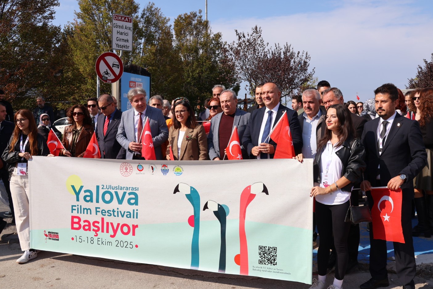 2-uluslararasi-yalova-film-festivali-gorkemli-torenle-basladi